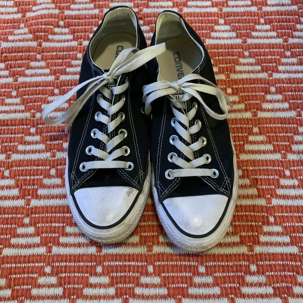 Women’s size 8 (mens size 6) black converse